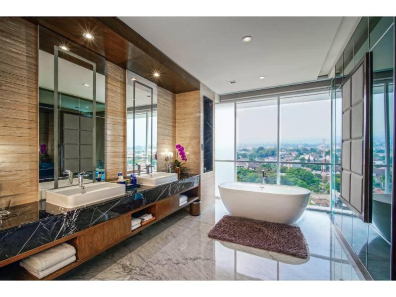 Aston Pasteur Otel Bandung Dış mekan fotoğraf